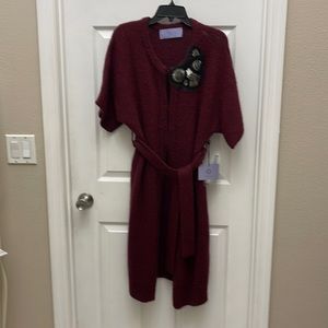 NWT Vera Wang Burgundy short sleeve sweater w/ beaded embellishments on top SZM